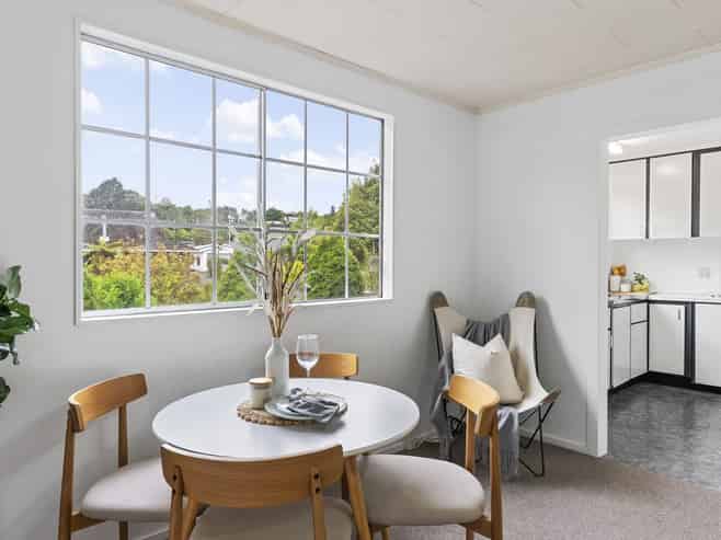 27A Shanly Street, Brown Owl