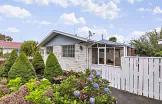 27A Shanly Street, Brown Owl