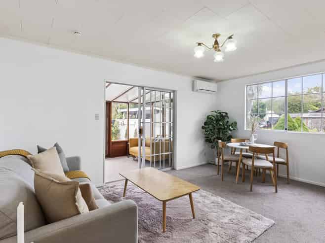 27A Shanly Street, Brown Owl