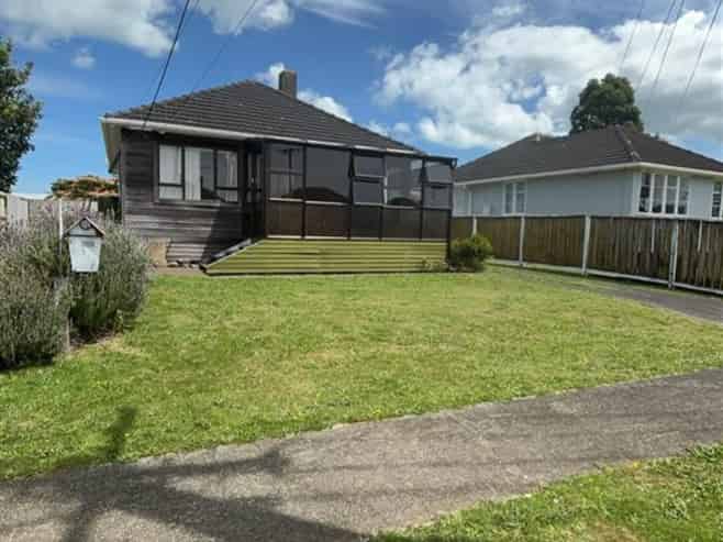 1 Robbins Crescent, Hawera