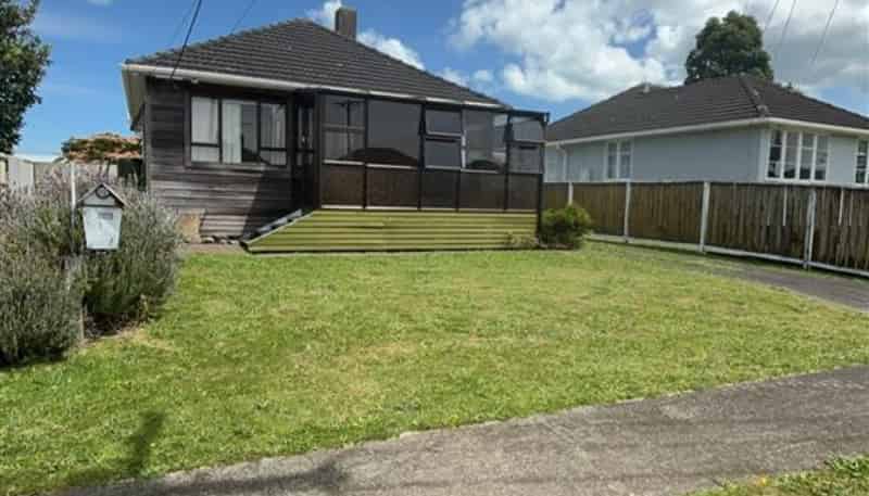 1 Robbins Crescent, Hawera