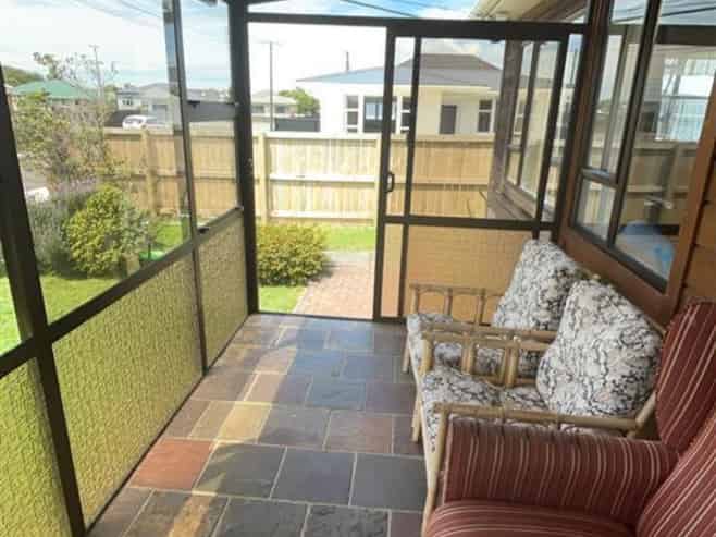 1 Robbins Crescent, Hawera