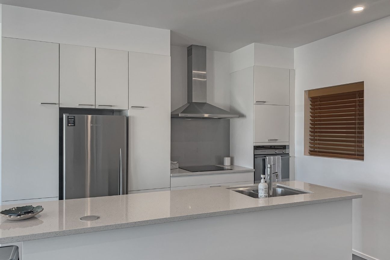 CITY CENTER-2 BEDROOM APARTMENT, FULLY FURNISHED AND READY TO MOVE IN! - Widok 2