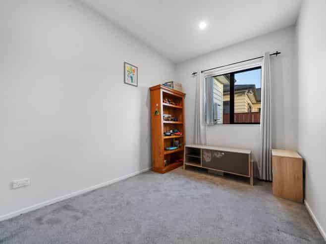 8 Koroheke Road, Takanini