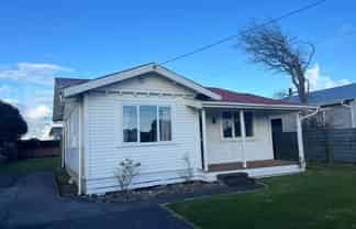 10 Collins Street, Hawera