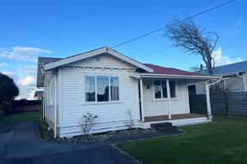 10 Collins Street, Hawera