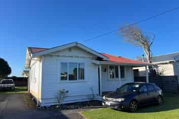 10 Collins Street, Hawera