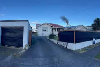 10 Collins Street, Hawera