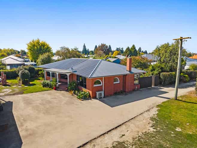 33 Brucefield Avenue, Netherby