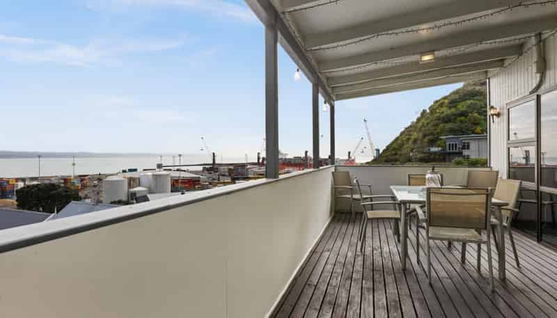 15 Hornsey Road, Bluff Hill