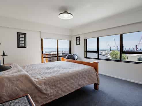 15 Hornsey Road, Bluff Hill