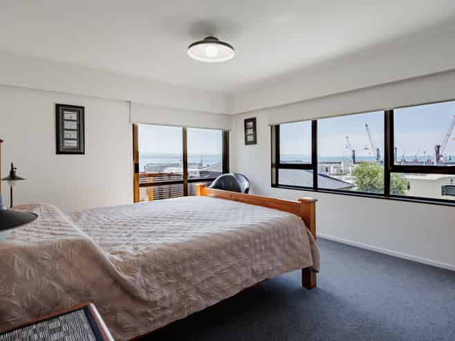 15 Hornsey Road, Bluff Hill