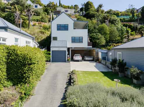 15 Hornsey Road, Bluff Hill