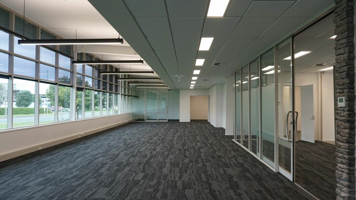 Expansive East Tāmaki Warehouse - Όψη 5