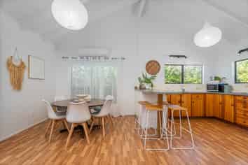 32 Captain Cook Road, Cooks Beach