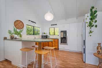 32 Captain Cook Road, Cooks Beach