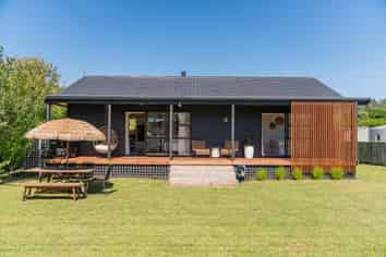 32 Captain Cook Road, Cooks Beach