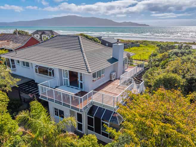 8 Ara Kuaka, Waikanae Beach