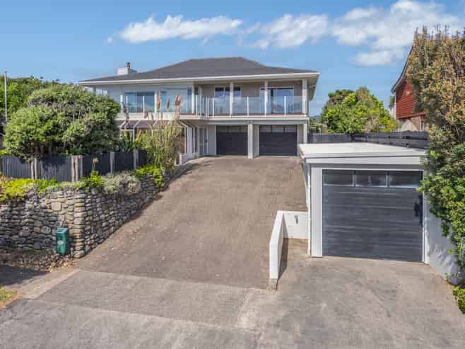 8 Ara Kuaka, Waikanae Beach