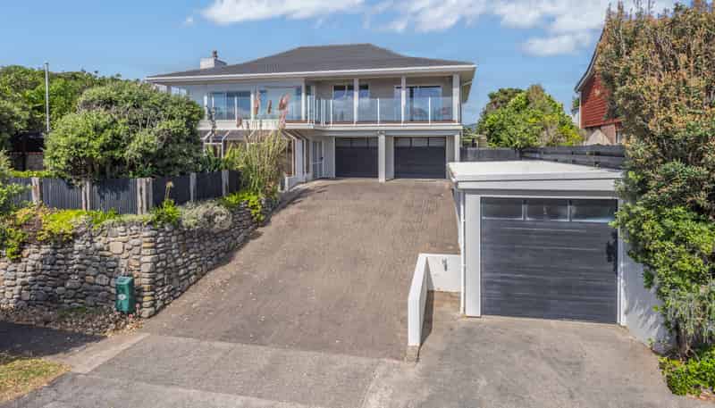 8 Ara Kuaka, Waikanae Beach