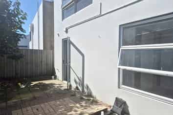 Live/Work Opportunity