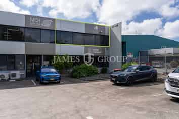 A-Grade Airport Oaks Office