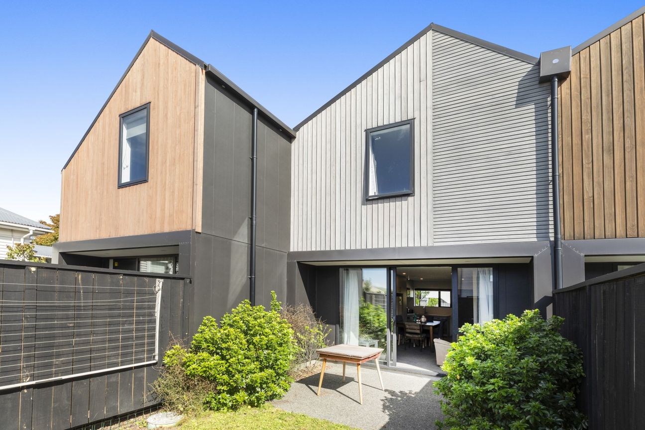The Best Value Two Brm Townhouse On The Market - Widok 2