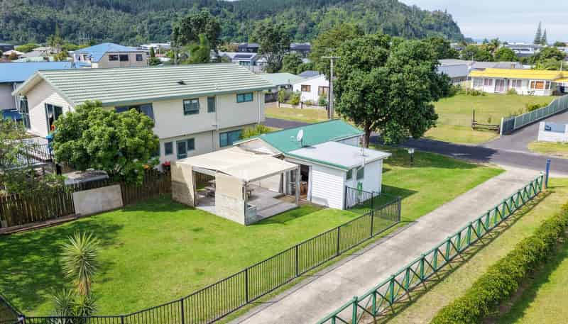 211a The Square, Whangamata