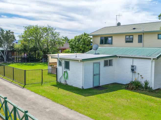 211a The Square, Whangamata