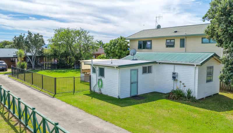 211a The Square, Whangamata
