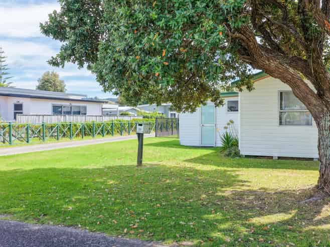 211a The Square, Whangamata