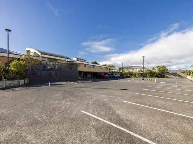 15 year lease on massive corner site