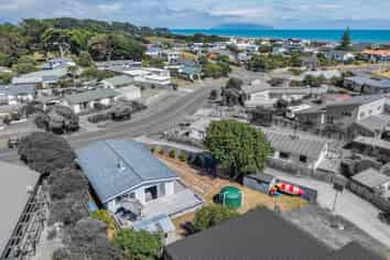 16 Karaka Street, Otaki Beach