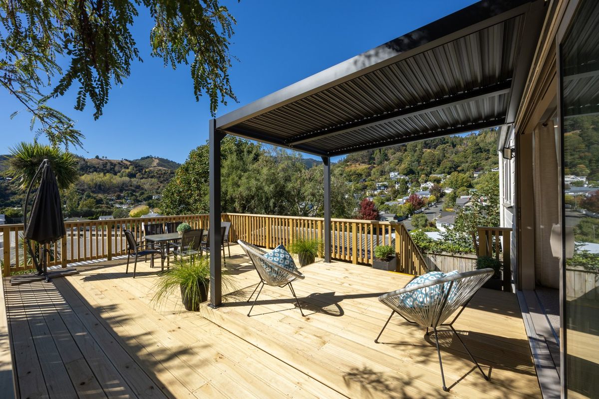 An immaculately renovated character residence - Widok 6