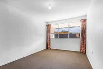 2/110 Caledonian Road, Saint Albans