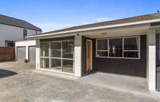 2/110 Caledonian Road, Saint Albans