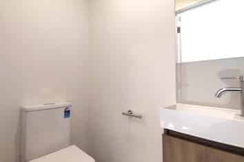 10/476 West Coast Road, Glen Eden