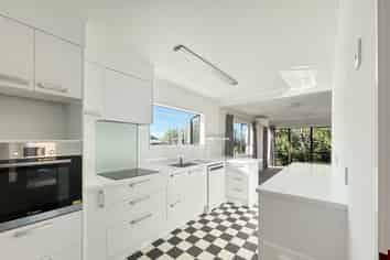 52 Eureka Place , Parahaki