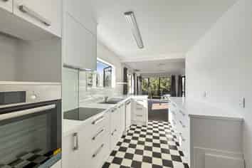 52 Eureka Place , Parahaki