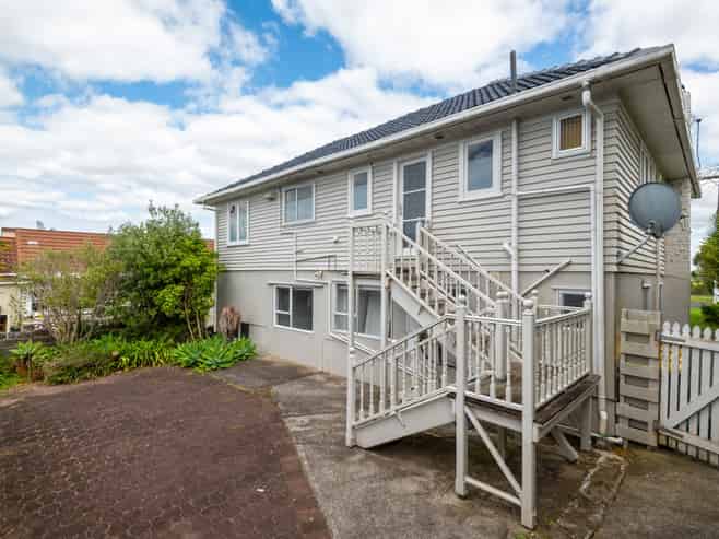 108 Eversleigh Road, Belmont