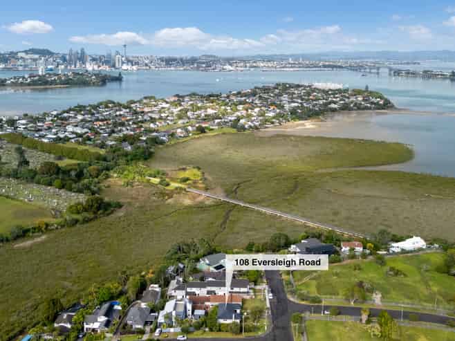 108 Eversleigh Road, Belmont