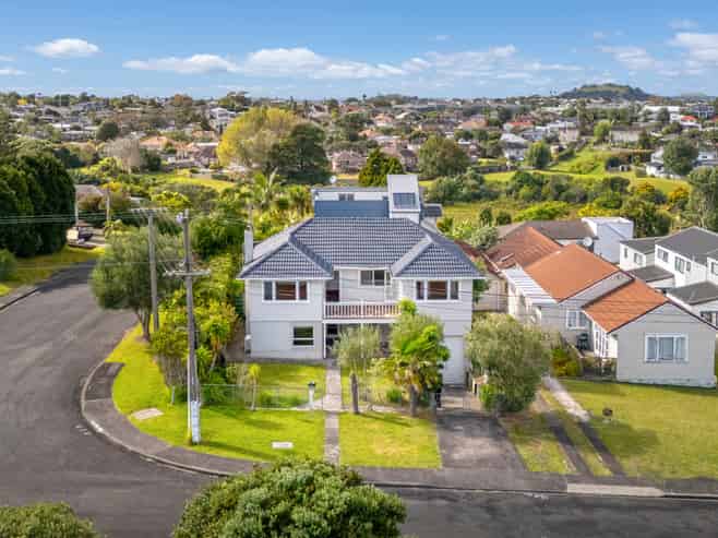 108 Eversleigh Road, Belmont