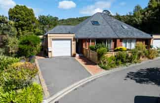 10 Futuna Close, Karori