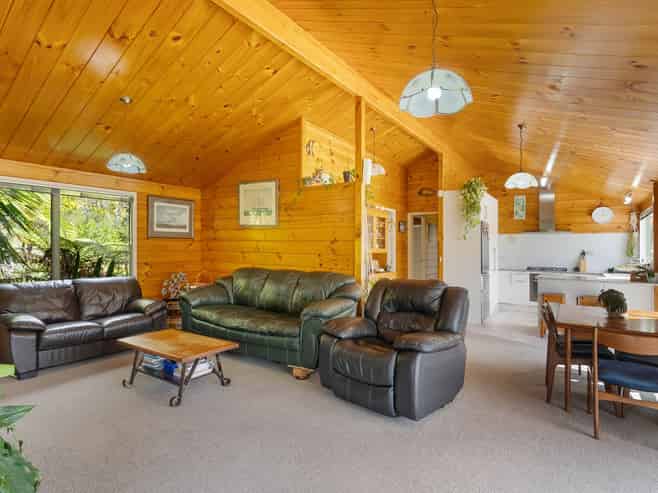 6 Kennedy Road, Dairy Flat