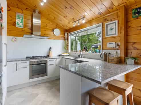 6 Kennedy Road, Dairy Flat