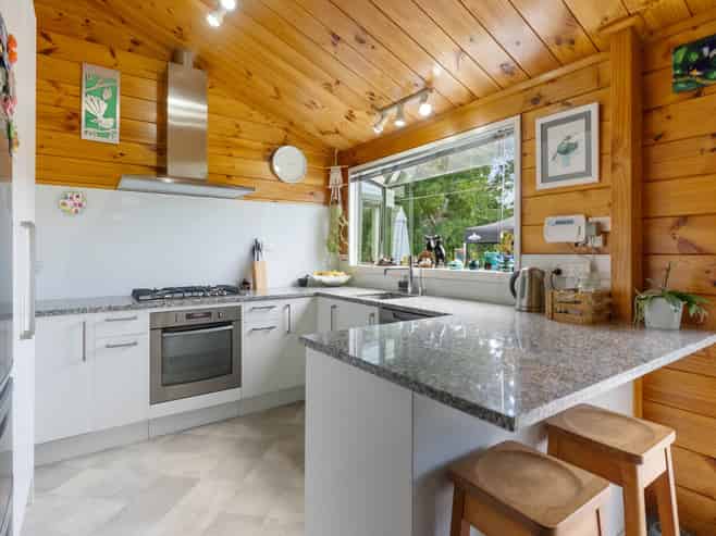 6 Kennedy Road, Dairy Flat