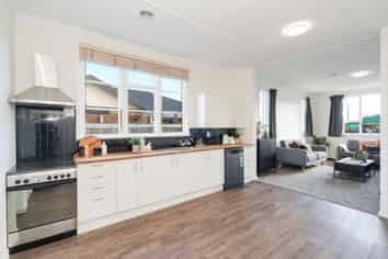 327 North Road, Waikiwi