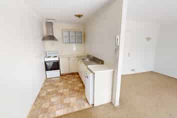 203/4 Fitzherbert Avenue, West End