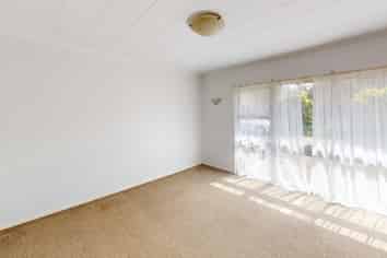 203/4 Fitzherbert Avenue, West End