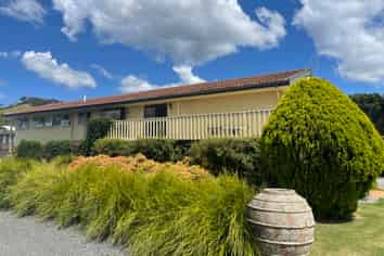 816 North Road, Clevedon